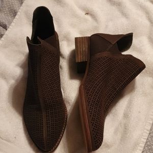 New Olive colored Vince Camuto booties